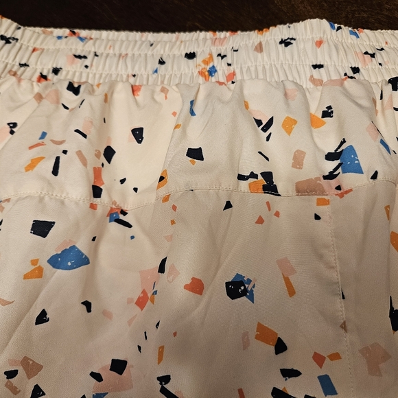 Fabletics shorts NWT - Picture 6 of 8